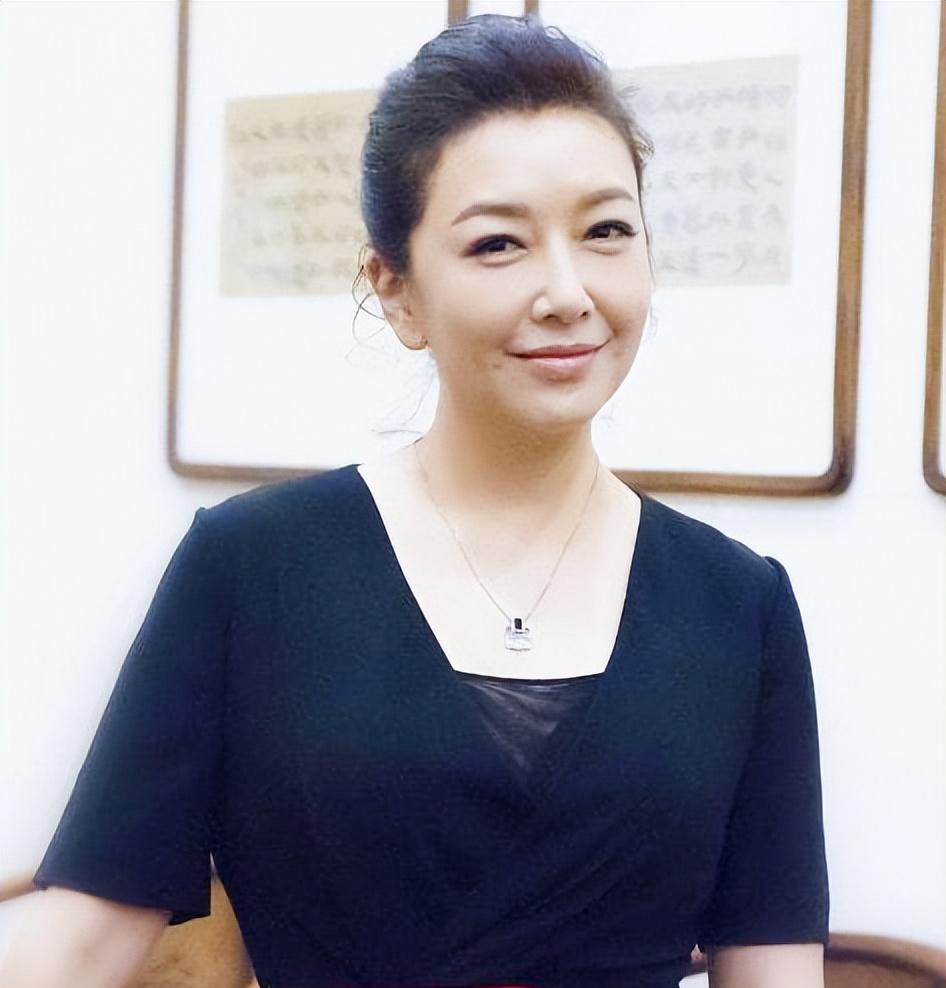 豪宅|7位移居国外的明星，开豪车住豪宅，嫁外国老公，个个活得潇洒！