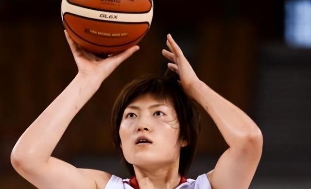 日本队|1.9米女篮天才入日本籍，曾4次率队击败中国，退役后想回国工作