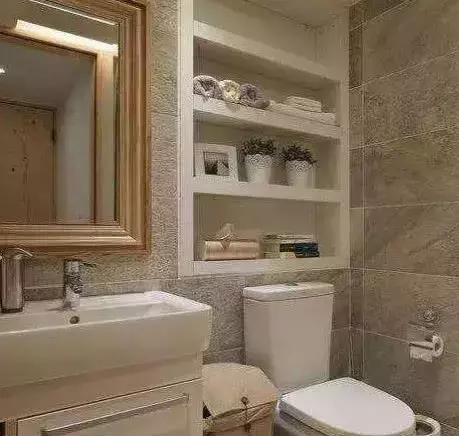 马桶旁别浪费,回家这样改造一下,实用多了