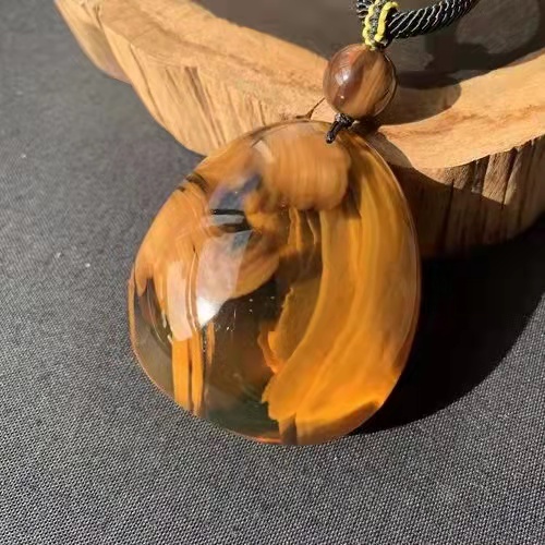 琥珀蜜蜡|看着像塑料的、琥珀蜜蜡是轻的好还是重的好???