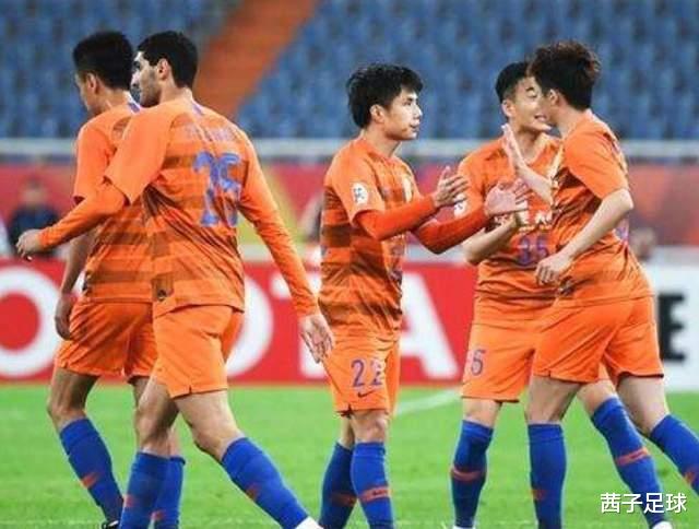 中国足协|媒体人爆料：足协要给本土球员降薪，中超16家俱乐部都不同意