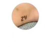 汪小菲|汪小菲小号曝光，与张颖颖高调秀恩爱频互动，脚踝纹女方名字缩写