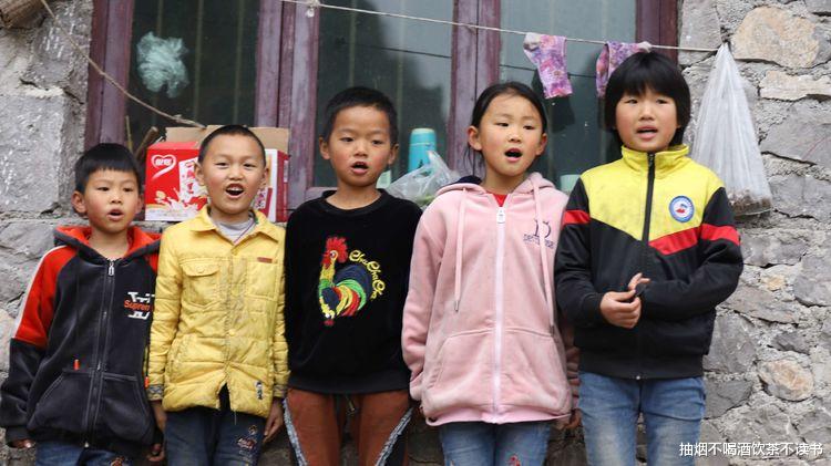 隐入尘烟|《隐入尘烟》：太假了，我就不信他敢养鸡