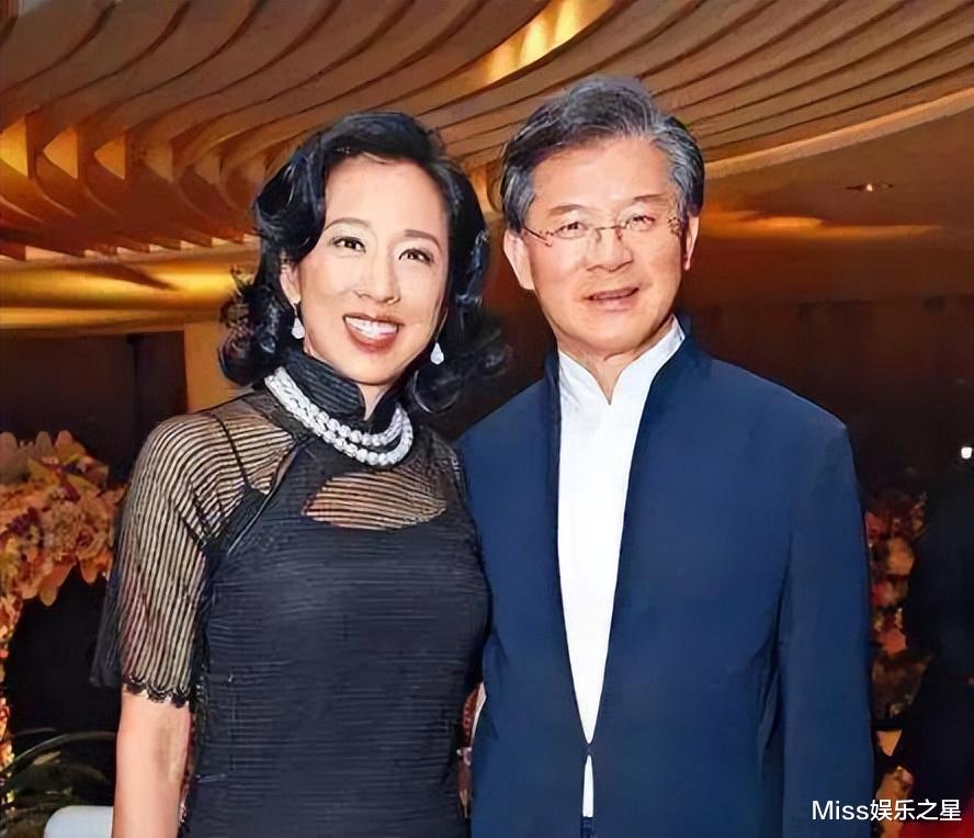 朱玲玲|霍家儿媳差别大，朱玲玲戴珠宝要借条，郭晶晶弄丢百万戒指很淡定