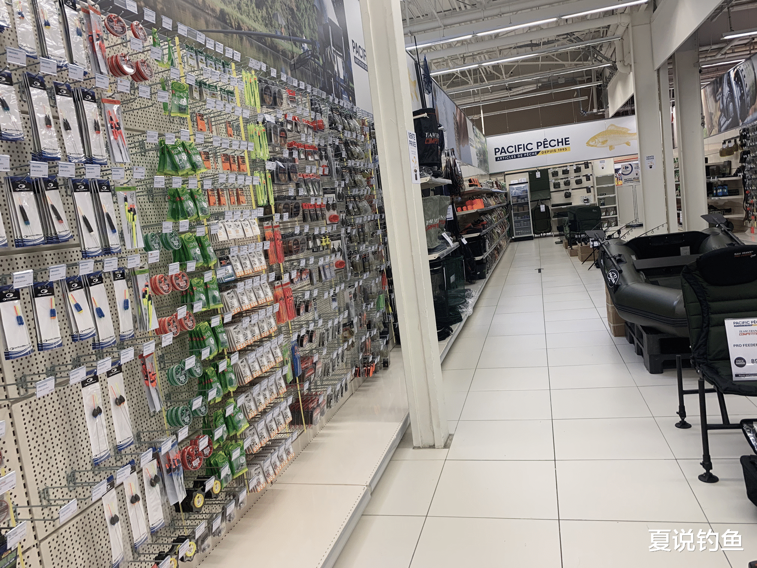 商场|为什么国外能在商场中开这种大规模的渔具店呢
