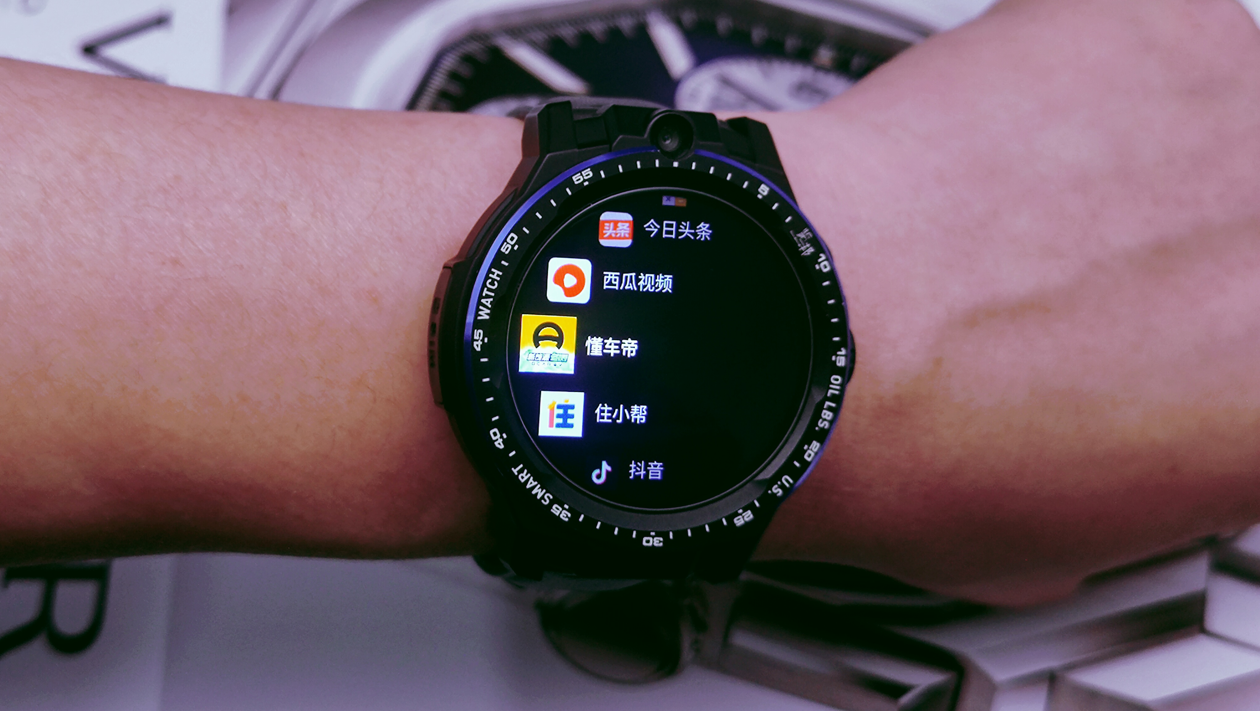 智能手表|对比传统机械手表，我更喜欢览邦WACH MAX智能手表，啥功能都有！