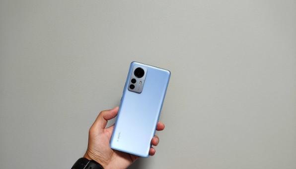 小米科技|买手机别抠抠索索！目前口碑最好的3款手机，用五年也不卡顿