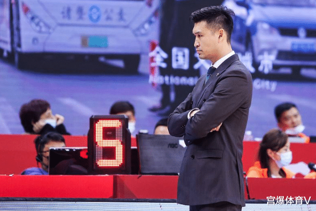 霍楠|曝CBA明星老总下课！球队成绩糟糕 或告别中国篮坛