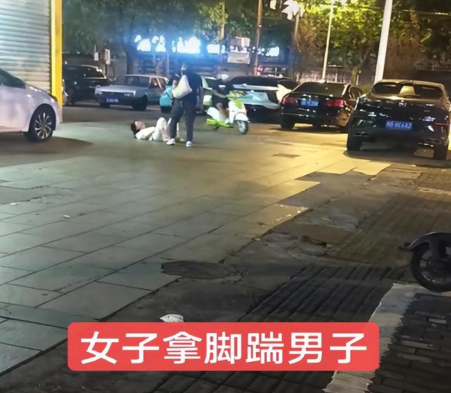妻子当街怒骂丈夫“没本事”,路人:她想买苹果14被拒,当街撒泼