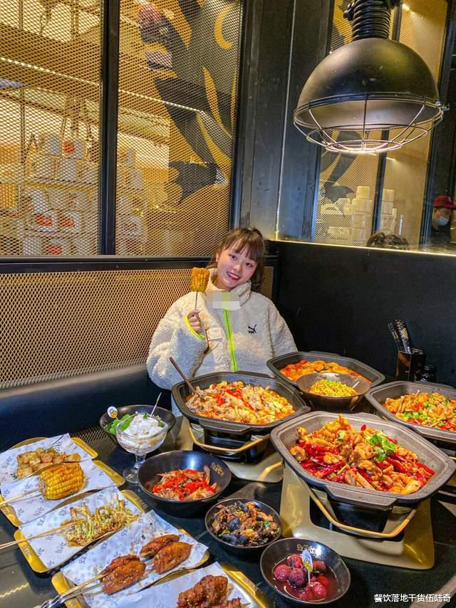 餐饮老板：风光后的大规模倒闭，别以为是品牌就能赚钱