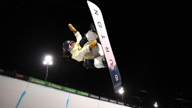 蔡雪桐|蔡雪桐夺得单板滑雪世界杯女子U型场地总冠军