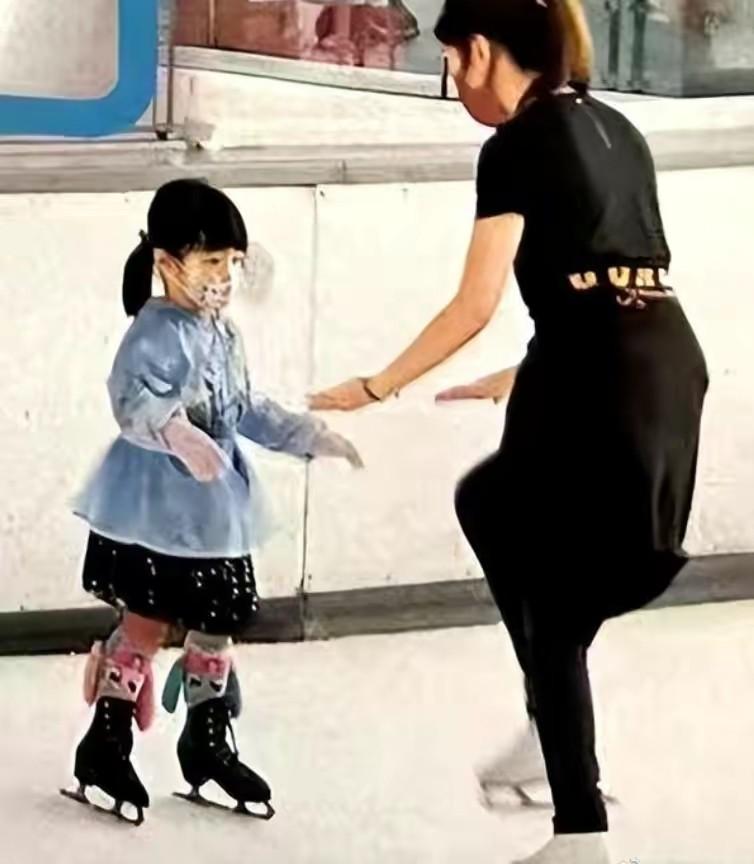 Hulu|黎明女儿萌爆!穿公主裙滑冰,眉眼神似爸爸,曾被调侃撞脸岳云鹏