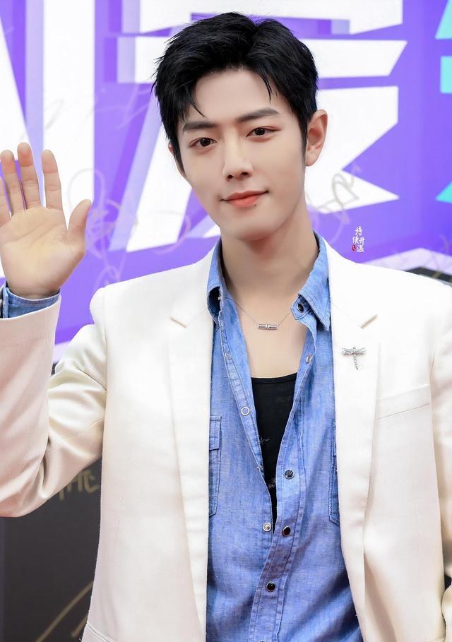 |肖战海报承包整个商场！网友：看得头晕目眩好爽啊