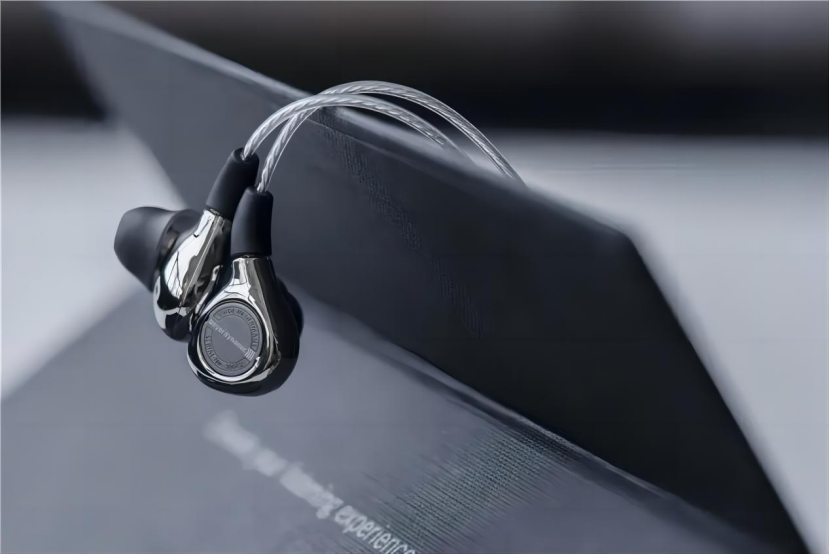 耳机|鸣韵之宝 彩由心生——DC评拜雅榭兰图二代有线版