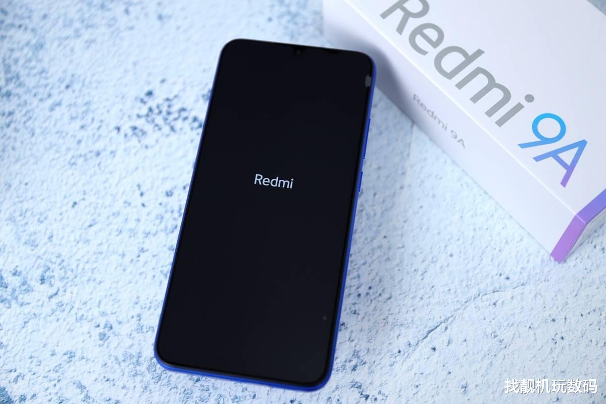 红米手机|被骂2年的红米神机，不仅干翻了迭代，还在今天硬刚iPhone 13