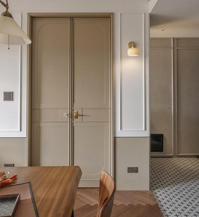 作家晒出1室2厅，明白了什么是品味，全屋旧物照样高级优雅