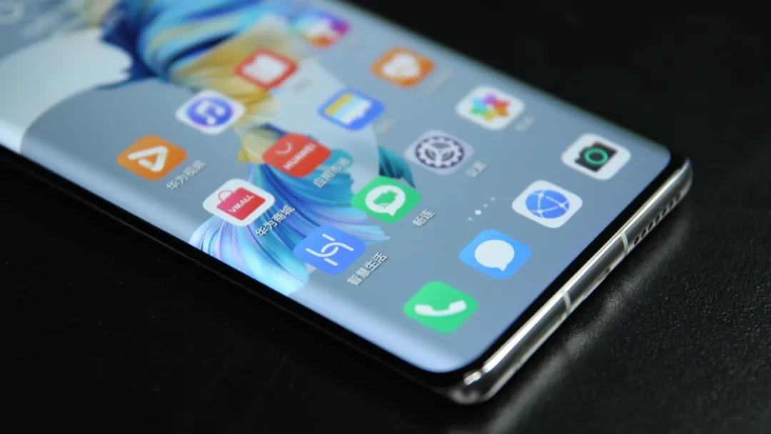 曲面屏|最受欢迎的曲面屏手机，已是旗舰标配，但贴起膜却很反人类？