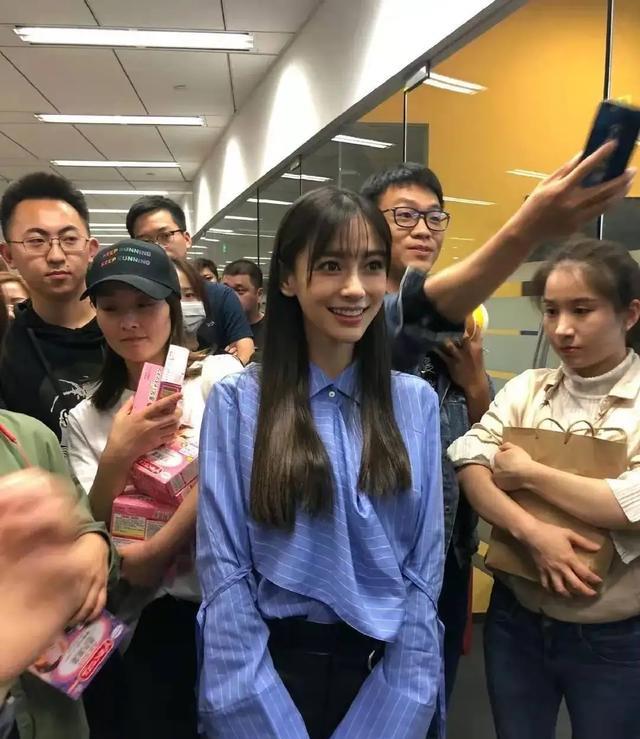 吴谨言 瘦到脸颊凹陷、背部“坑洼”,求女星们别再瞎减肥了