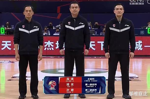 西蒙斯|辽宁队靠裁判晋级？京媒为西蒙斯抱不平！苏群看好卫冕冠军