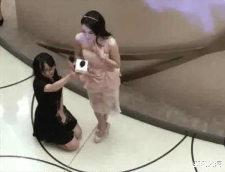 漱口水|出行排场大、助理徒手接漱口水、片酬高到离谱,内娱陋习何时休