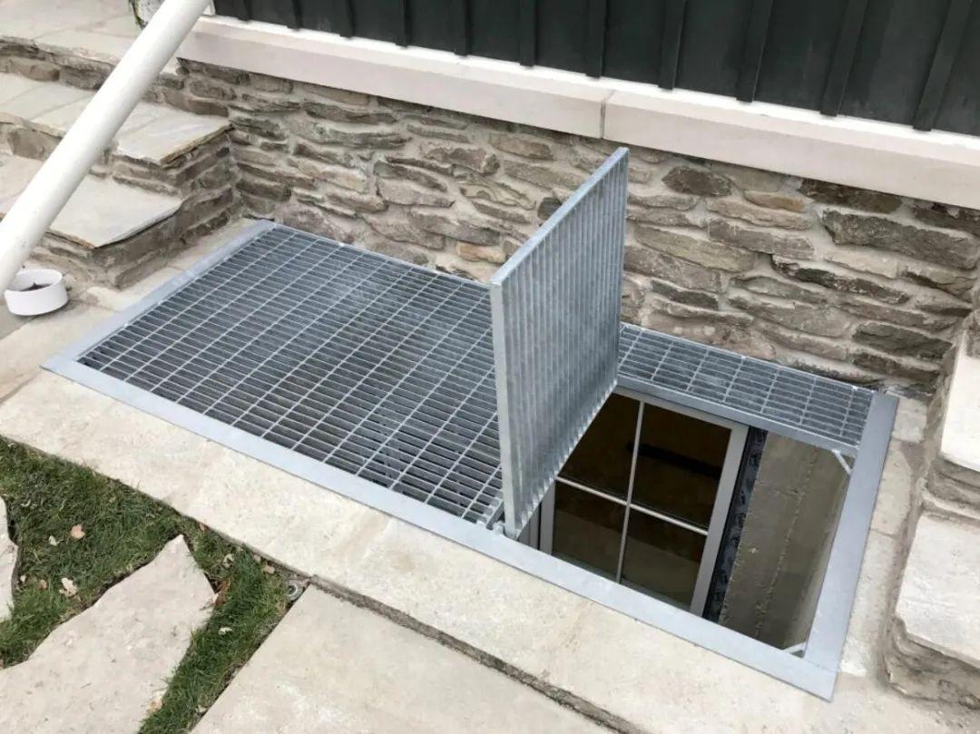 装地下室，采光通风差强人意？一楼地面留窗井格栅，问题统统解决