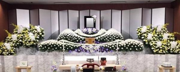 招聘|殡仪馆公开招聘司机,入职后有“五险一金”,看下有什么条件?