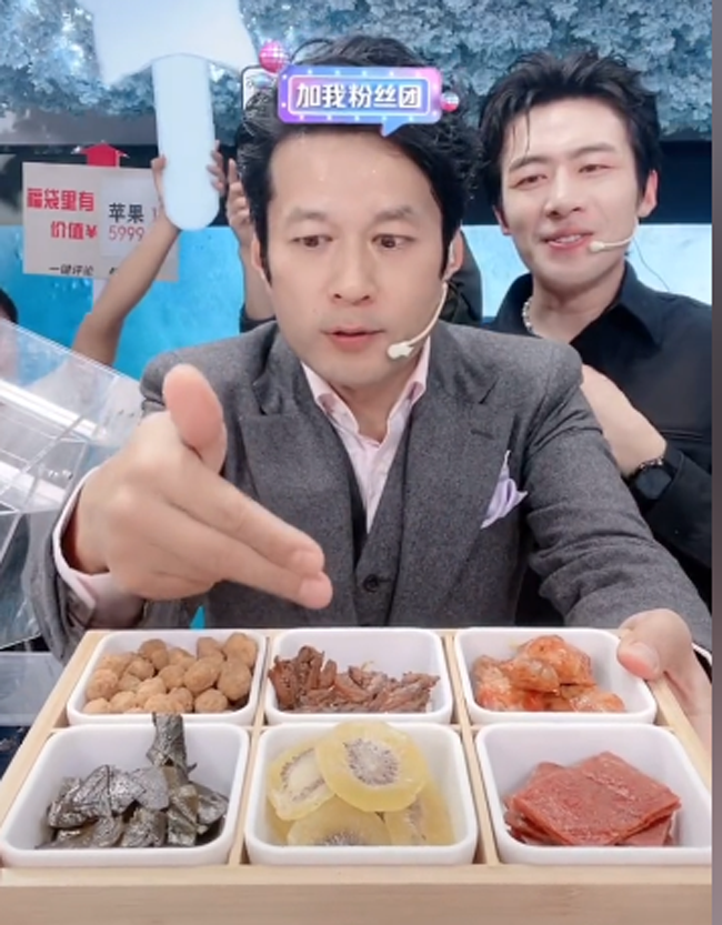 带货|十位明星再扮成名角色带货,一波情怀牌打出,你的钱包还捂得住吗