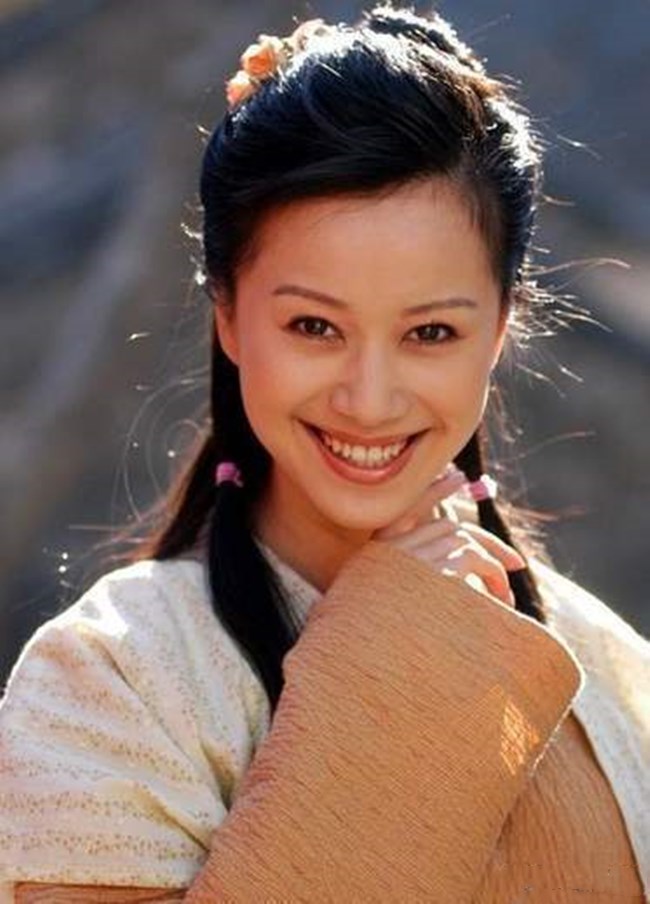 倪虹洁|43岁倪虹洁自曝离异，儿子归前夫抚养！新男友身份曝光是圈内人