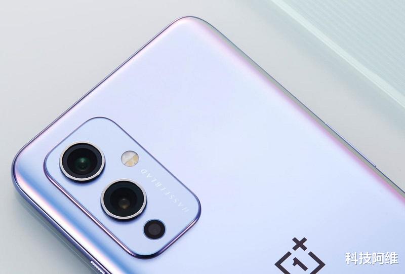 一加科技|从3799元跌至2699元，65W闪充+5000三摄，从高端市场跌至中端市场