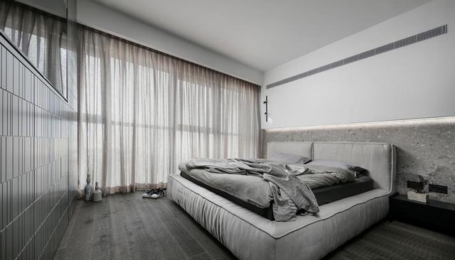 99装出大平层效果,12的大阳台只装护栏不封窗,这才是真享受