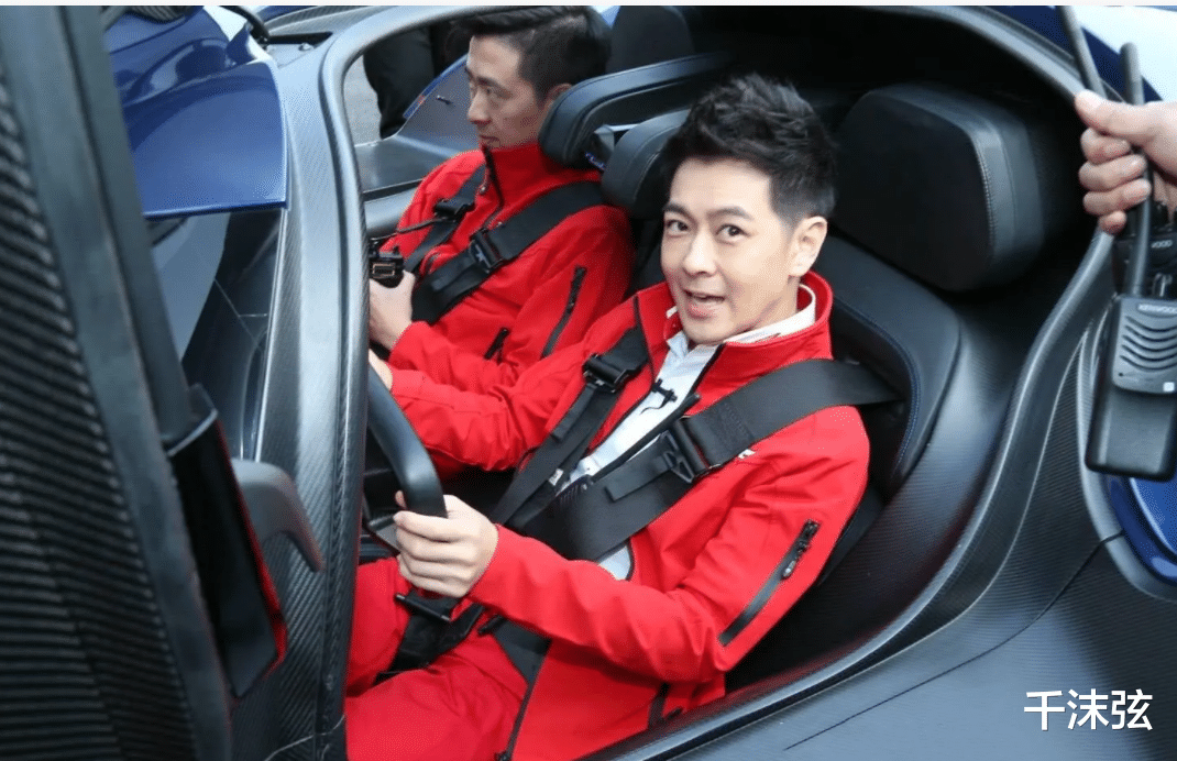 林志颖|林志颖车祸后再次开车外出!伤疤位置没有头发,单手开车为自己点赞