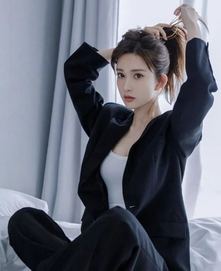 孟子义|北京电影学院校花孟子义：清新甜美、清秀典雅，好看吗？