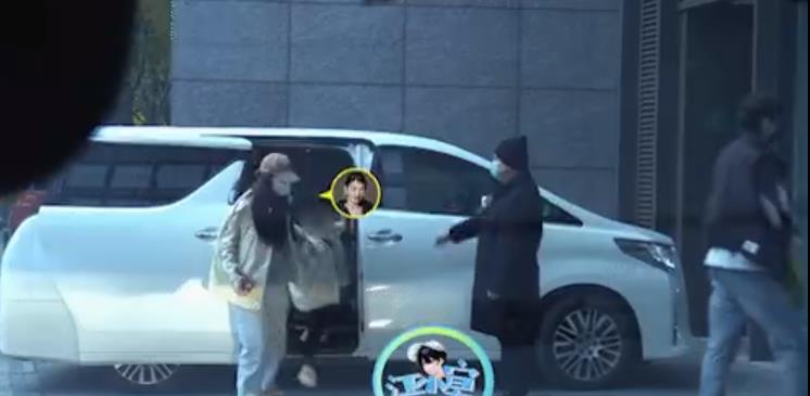 张雨绮|35岁张雨绮携小男友接孩子,儿子活泼超爱动,五官酷似爸爸袁巴元