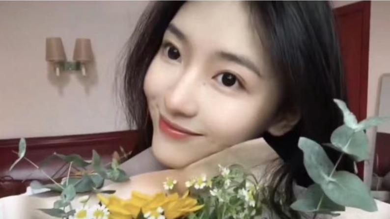 女孩因救前男友溺水身亡，刚走出抑郁一周，父亲悲痛却遭网暴