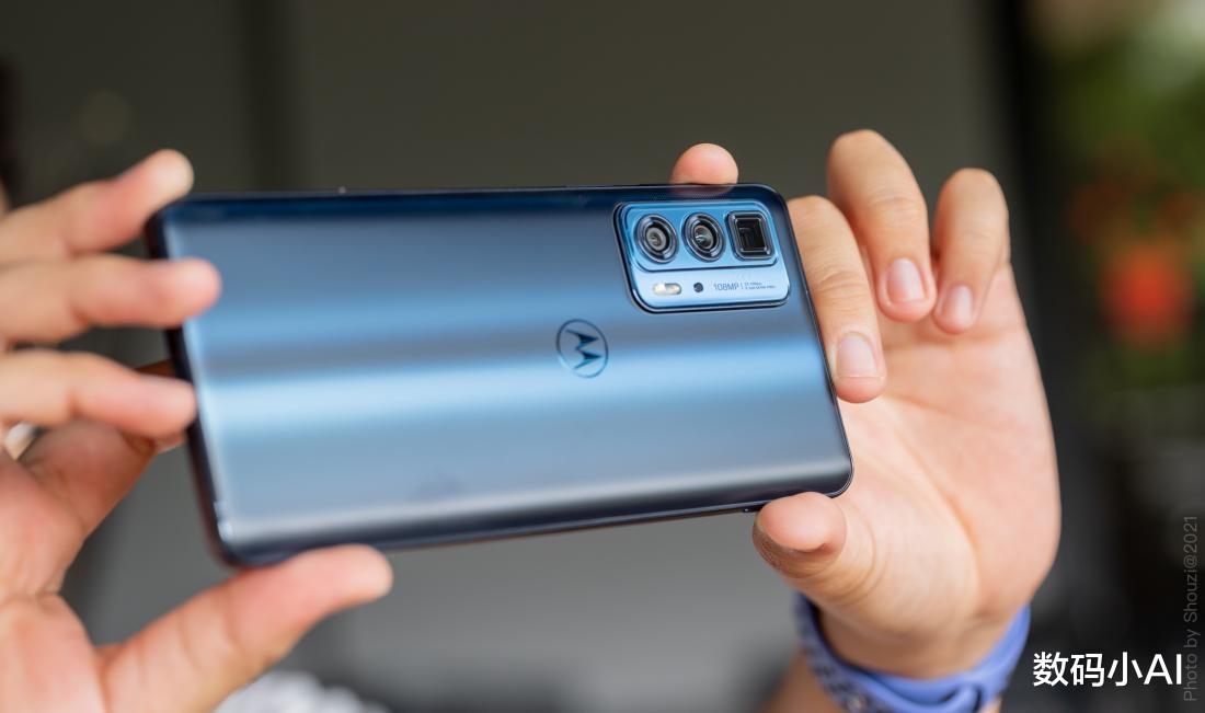 摩托罗拉|50倍变焦+QIS+骁龙870，只要1599元，即将升级安卓12