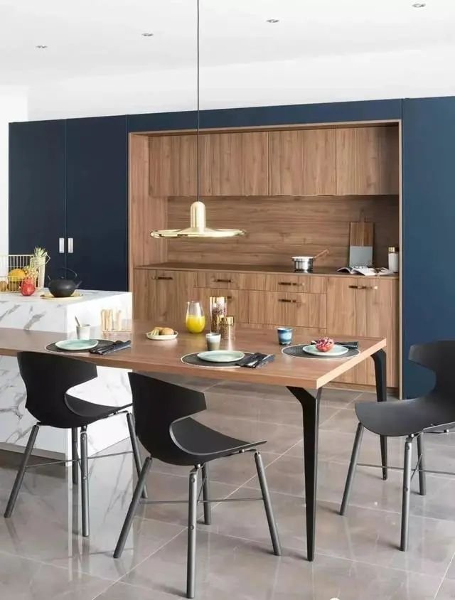 厨房餐厅加个中岛，真的太好用了！小户型家设计好也可以有