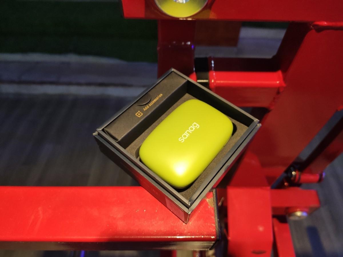 OLED|澎湃音质，轻松运动——塞那Z9挂耳式耳机