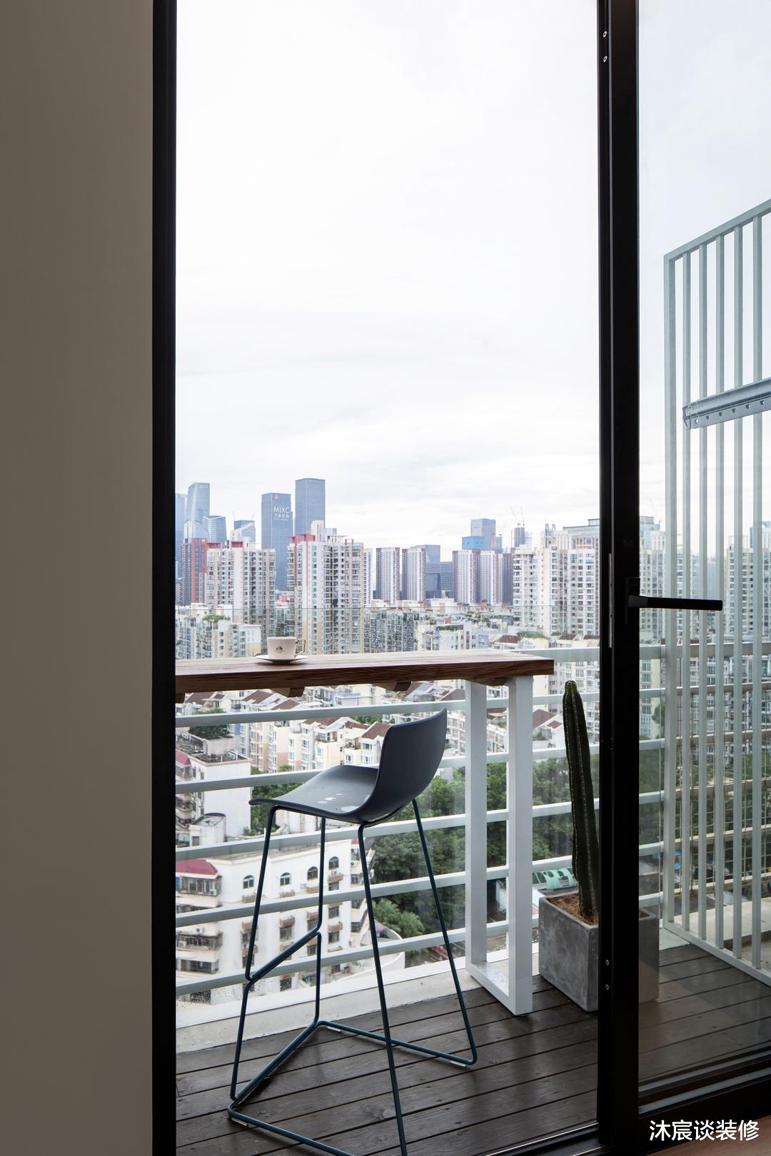 高度还原效果图,深圳白领的新家,室内简约大方,乐得直拍手称赞