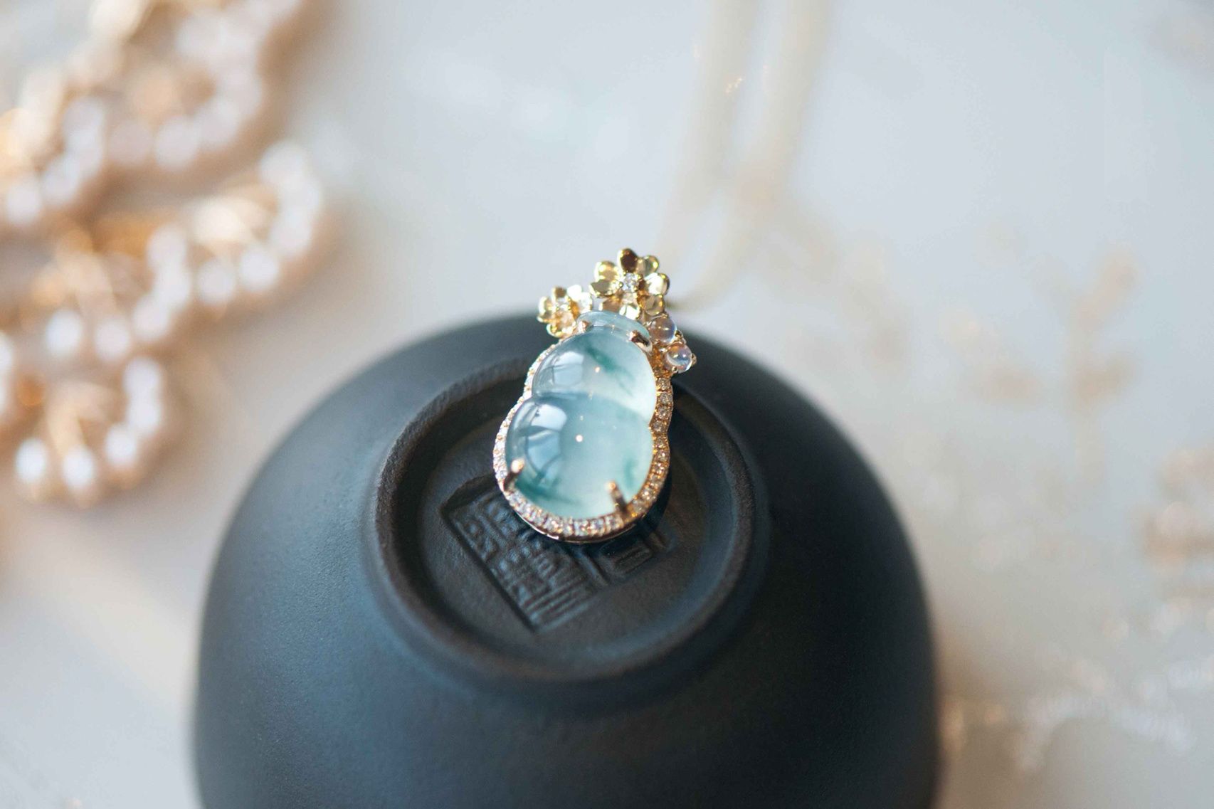 蜜蜡|总是有人盯着我的翡翠葫芦