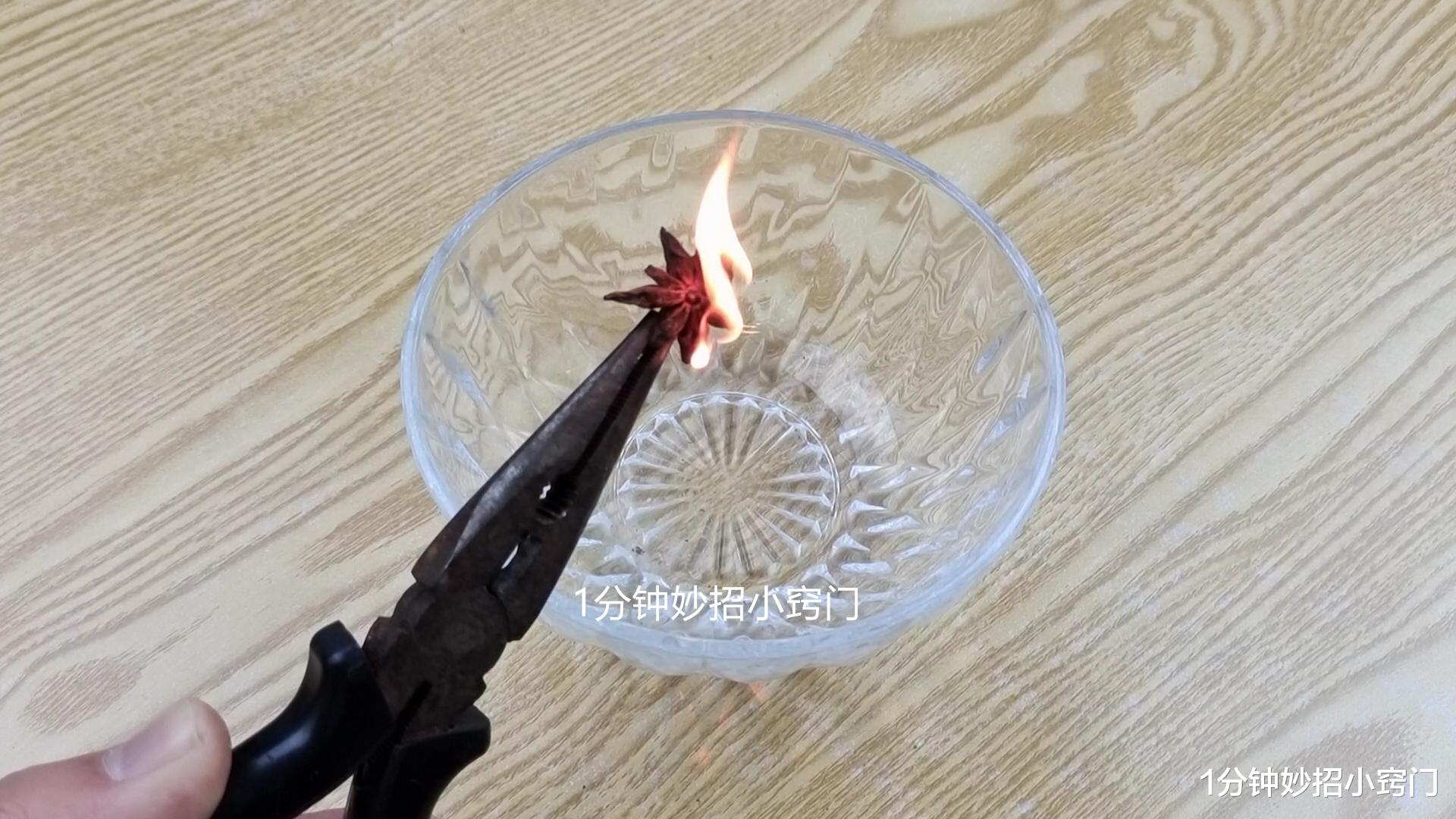 厨房里常用的东西有毒，检查你家厨房有没有，发现有要扔掉