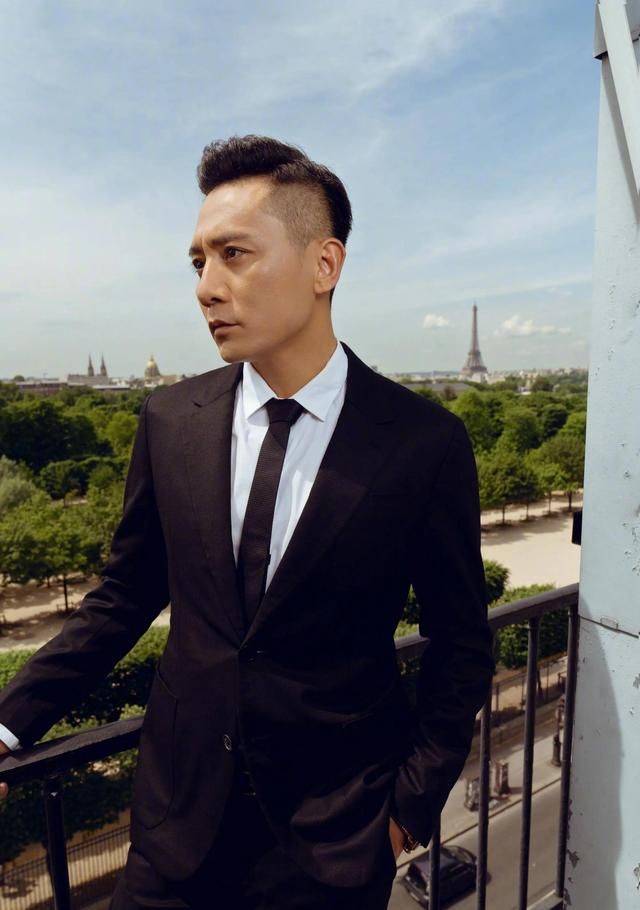 刘烨|演员刘烨,在饭桌上对妻子一见钟情,结婚12年零绯闻