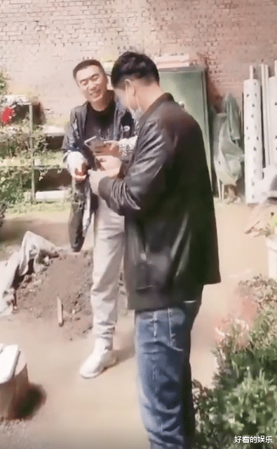 李玉成|李玉成买33W五粮液,85岁马玉琴却吃野菜,网友:不离留着过年?