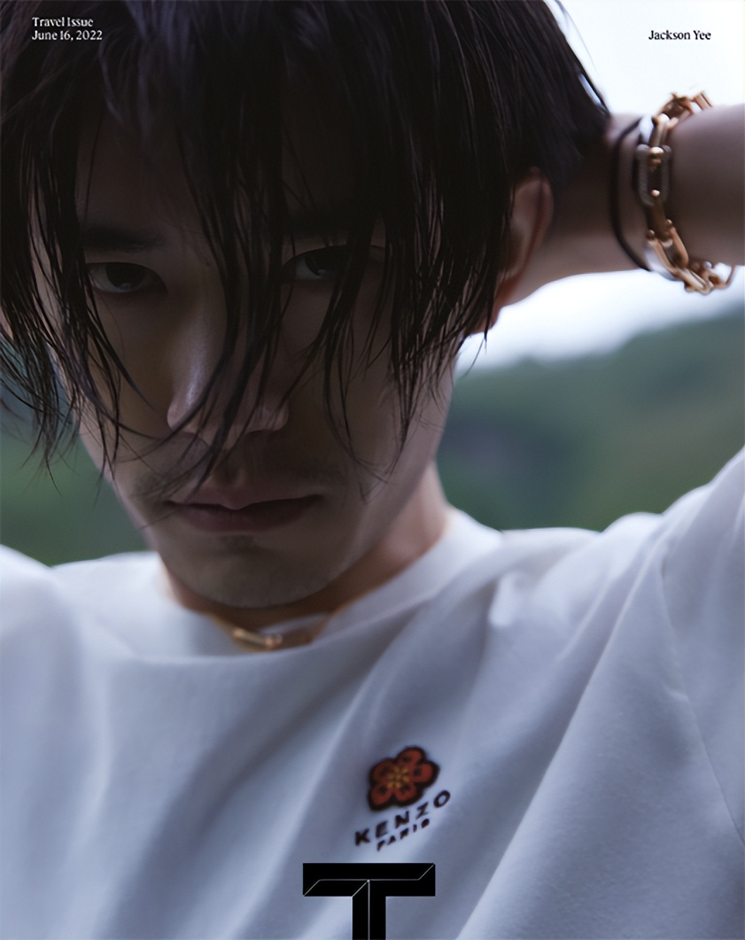 易烊千玺|易烊千玺四登《T》杂志,胡渣、湿漉的发丝,成熟感大片