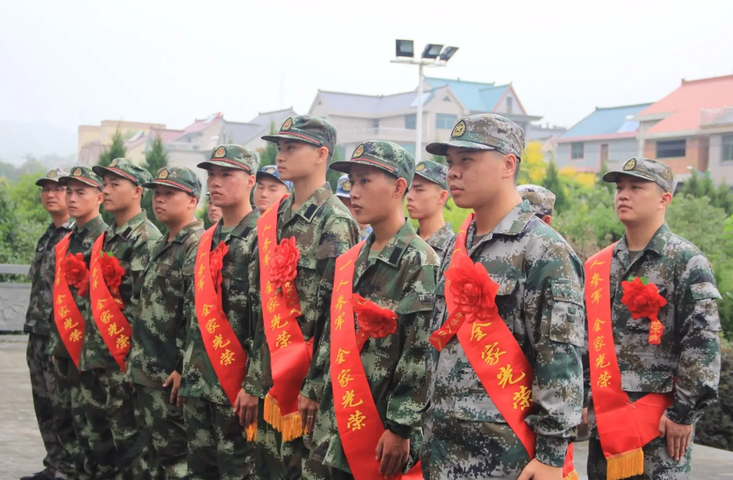 直男|年纪小不吃香了?2022下半年征兵工作进行中,年龄门槛再次调整