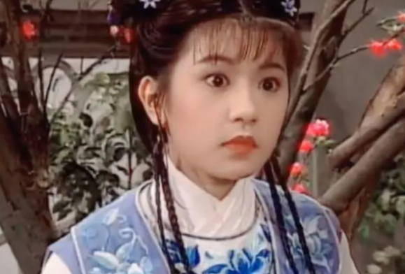 王艳|丫鬟别再抢戏或刻意扮丑了！以前丫鬟不“作妖”，却一个个都红了