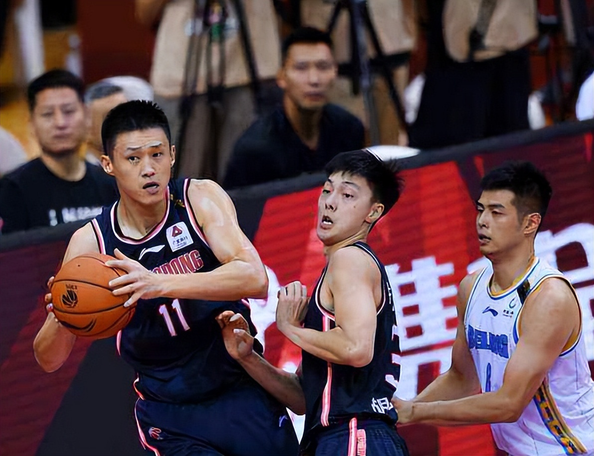 广东男篮|杜锋不再给机会，冠军球员将离队，赵睿曾委婉批评！不养闲人