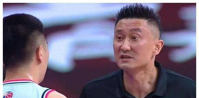 广东男篮|广东队提前开启引援！深圳内线成杜锋首要目标，与队友内讧盼离队