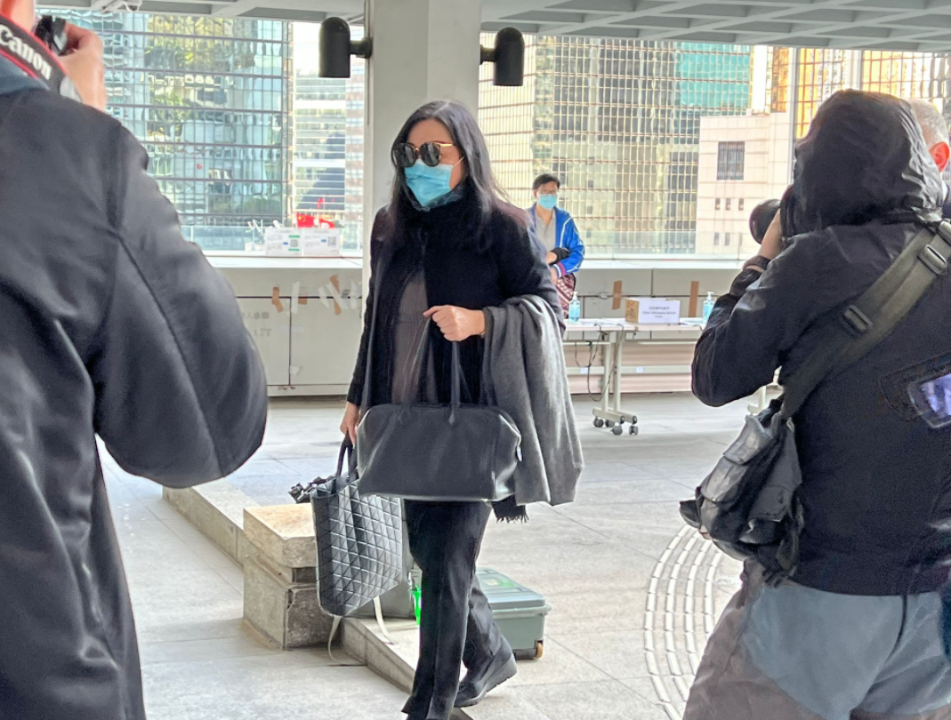 律师|霍家70亿争产案开庭,霍启刚二叔及姑姑现身法院,律师团集体亮相