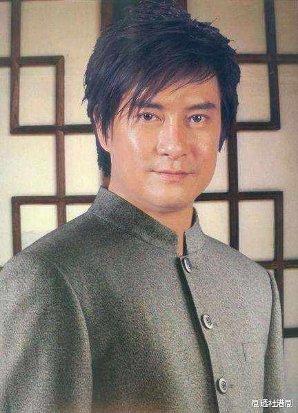 带货|50岁港圈女神洪欣现身直播间带货，被嘲面部肿胀，胖了两个码