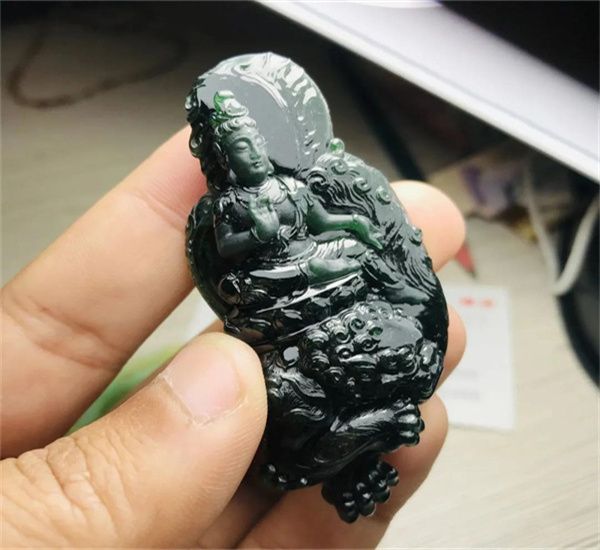 雕刻|?一块黑乎乎的翡翠原石,没想雕刻的普贤菩萨,竟有如此效果!